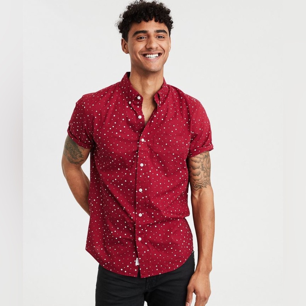 American Eagle Red Geometric Dots Short Sleeve Button Down